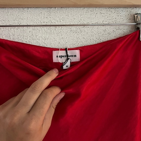 Superdown Red ‘Calla’ Satin Skirt - Picture 3 of 10